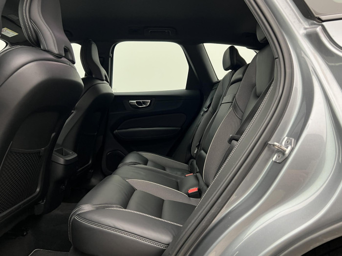 Volvo XC60 B4 R-DESIGN AUT