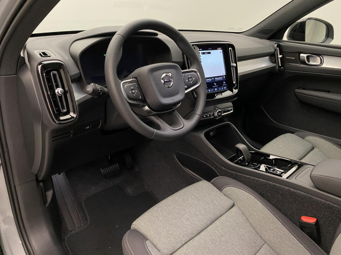 Volvo XC40 B3 AUT PLUS BLACK EDITION
