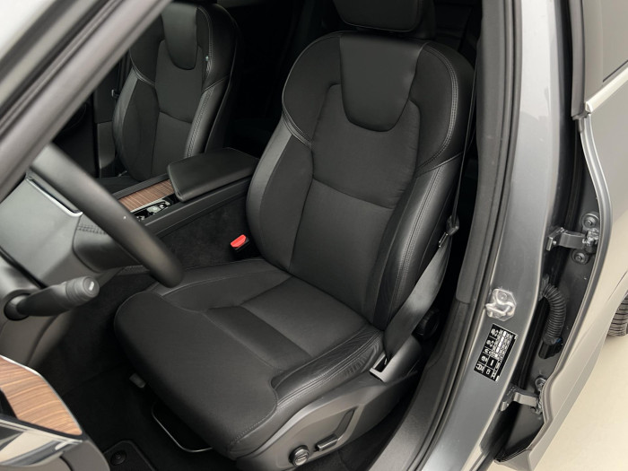 Volvo XC60 T4 MOMENTUM POLESTAR AUT CZ 2.0 Momentum
