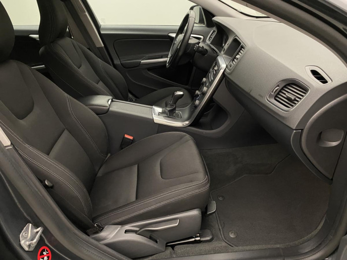 Volvo V60 D2 NAVIGACE 1.maj. REZERVACE 2.0 d