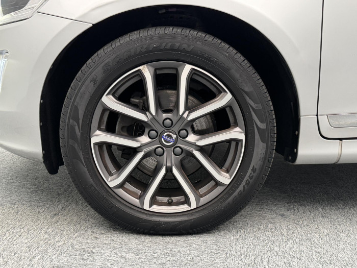 Volvo XC60 D4 AWD SUMMUM 2.4 d Summum