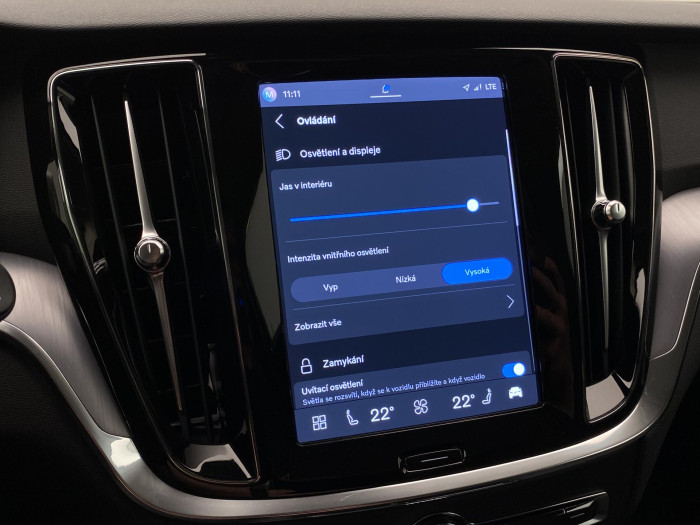 Volvo V60 T6 AWD RECHARGE CORE AUT CZ