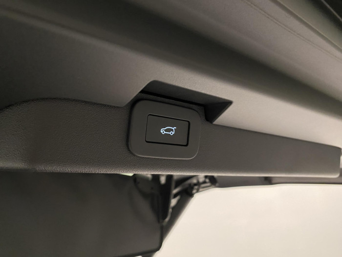 Land Rover Discovery D300 AWD DYNAMIC HSE REZERVACE 3.0 d Dynamic