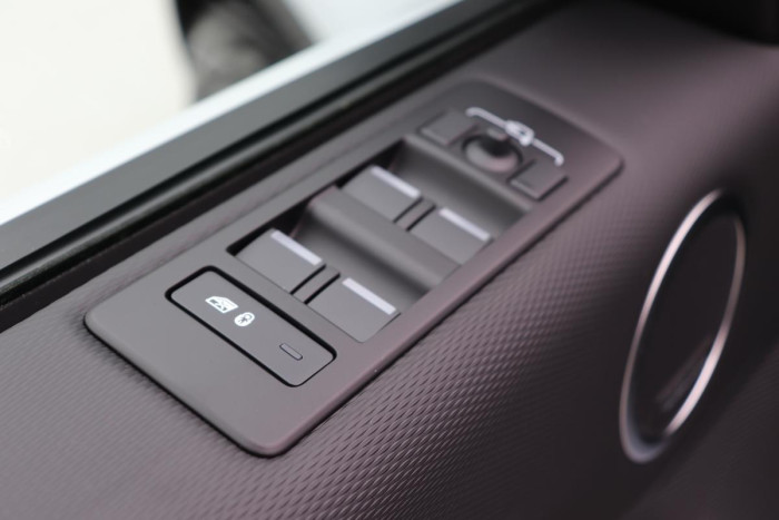 Land Rover Discovery D250 R-DYNAMIC SE REZERVACE 3.0 d Dynamic SE