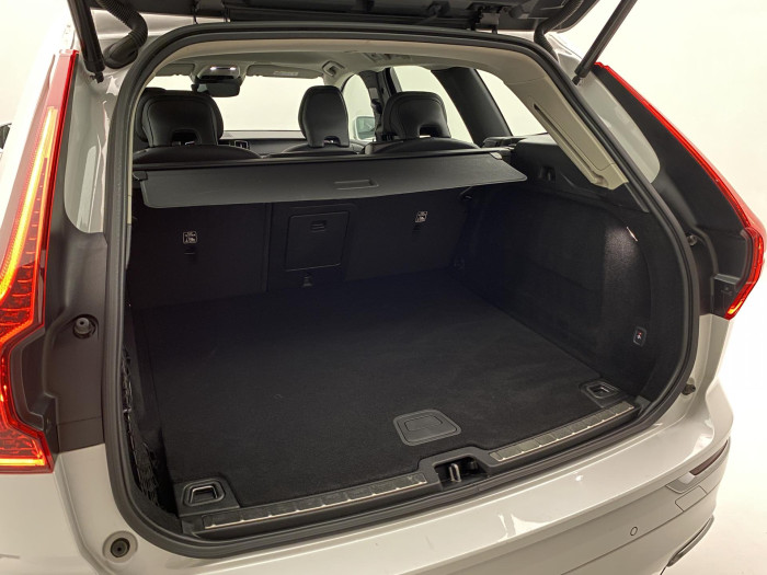 Volvo XC60 B5 INSCRIPTION AWD AUT 1.maj