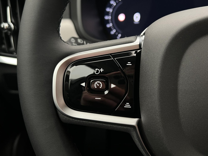 Volvo V90 T6 AWD RECHARGE CORE AUT 1.maj