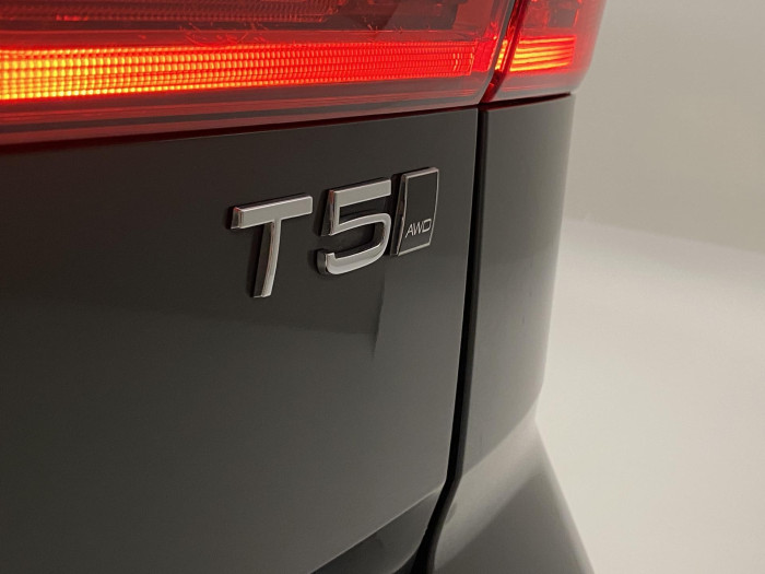 Volvo XC60 T5 AWD MOMENTUM AUT 2.0 Momentum