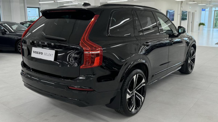 Volvo XC90 B5 AWD ULTIMATE DARK REZERVACE