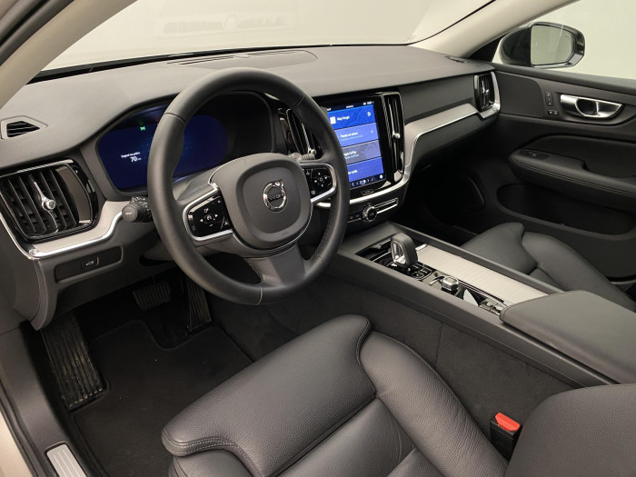 Volvo V60 B4 DARK PLUS AUT CZ