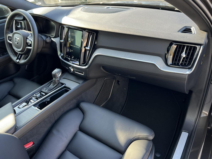 Volvo V60 T5 INSCRIPTION Aut REZERVACE