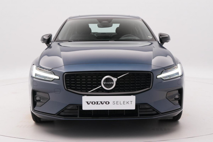 Volvo S60 B5 AWD ULTIMATE DARK REZERVACE