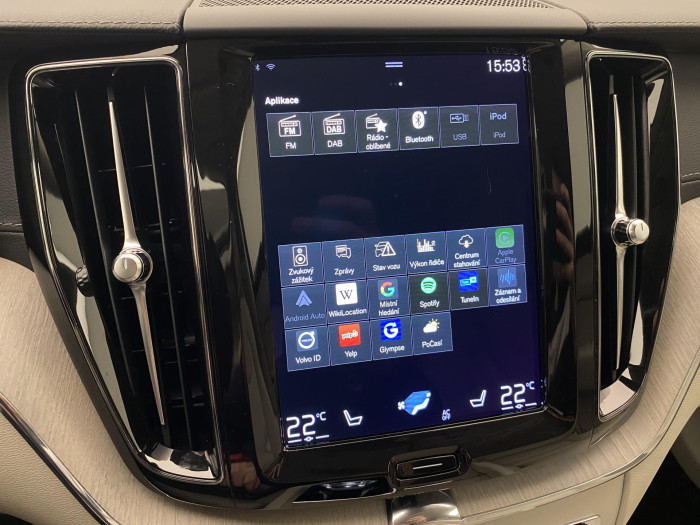 Volvo XC60 B4 AWD DARK PLUS AUT CZ