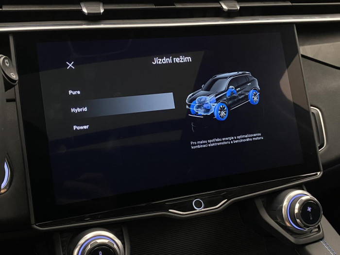 Lynk & Co 01 PHEV DCT AUT 1.maj