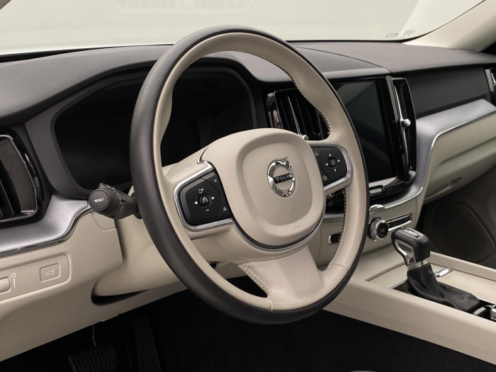 Volvo XC60 T5 AWD MOMENTUM AUT CZ 2.0 Momentum