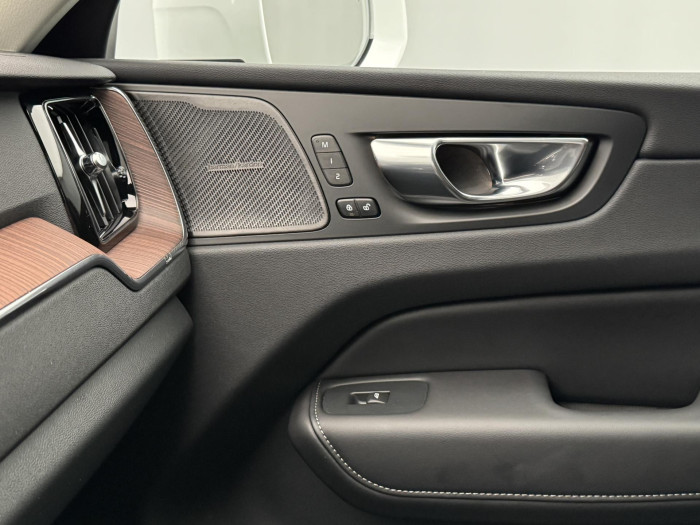 Volvo XC60 T8 AWD RECHARGE BRIGHT PLUS