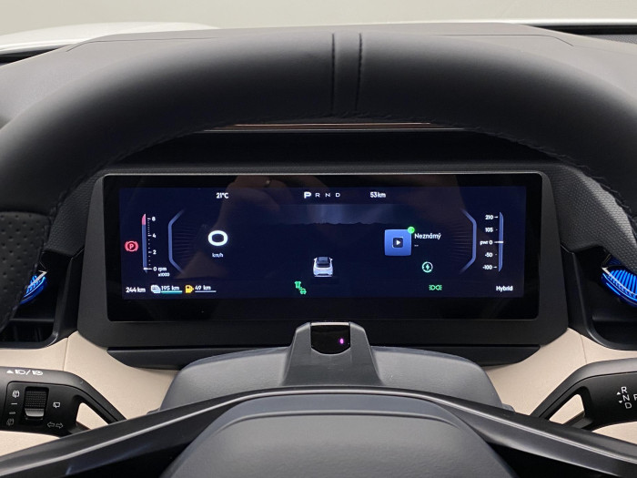 Lynk & Co 08 MORE PHEV