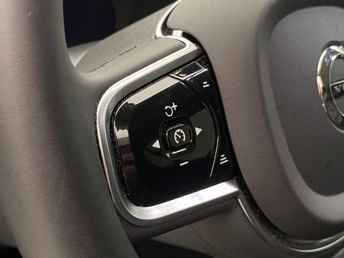 Volvo V60 B4 DARK PLUS AUT REZERVACE