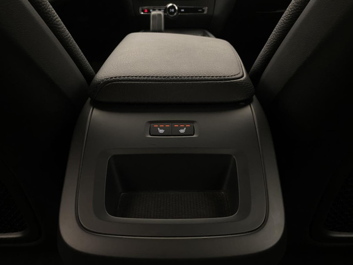 Volvo V60 B4 MOMENTUM AUT REZERVACE 2.0 Momentum