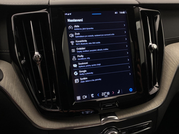 Volvo XC60 B4 AWD INSCRIPTION AUT CZ