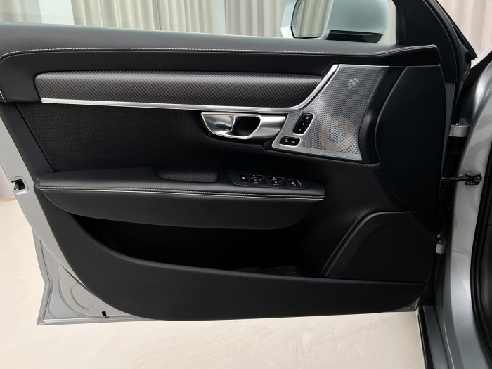 Volvo V90 D5 AWD R-DESIGN AUT CZ 2.0 d