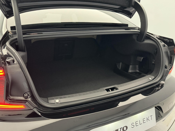 Volvo S90 T8 AWD RECHARGE AUT 1.maj.