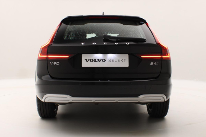 Volvo V90 CC B4 AWD PLUS AUT REZERVACE 2.0 CC CC Plus
