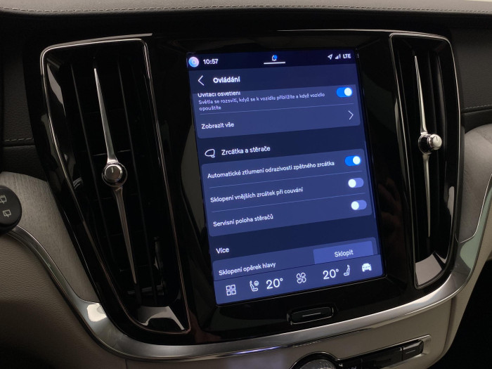 Volvo V60 T8 AWD PLUG-IN BRIGHT ULTRA CZ