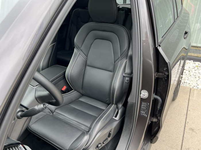 Volvo XC90 B5 AWD DARK ULT. 7MÍSTNÁ Aut