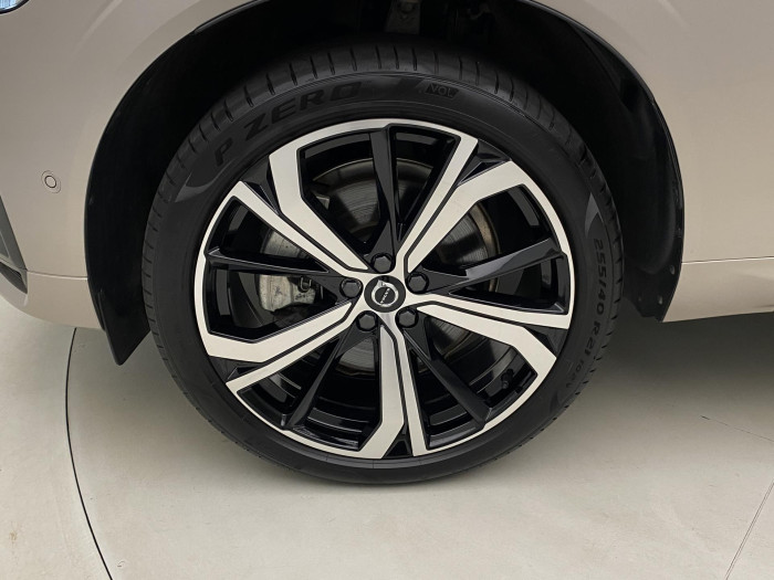 Volvo XC60 T6 AWD PLUS RECHARGE AUT 1.maj