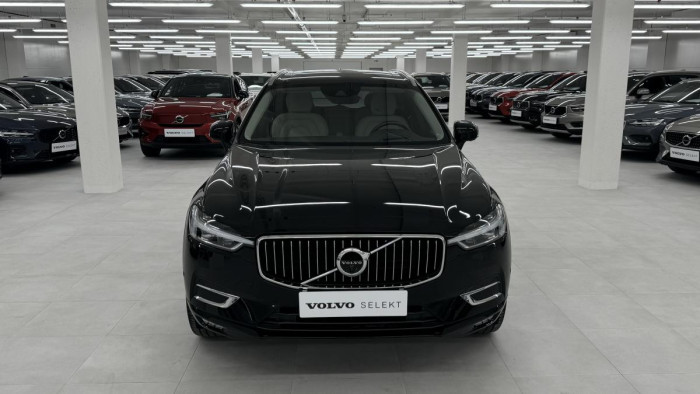 Volvo XC60 B5 AWD INSCRIPTION REZERVACE