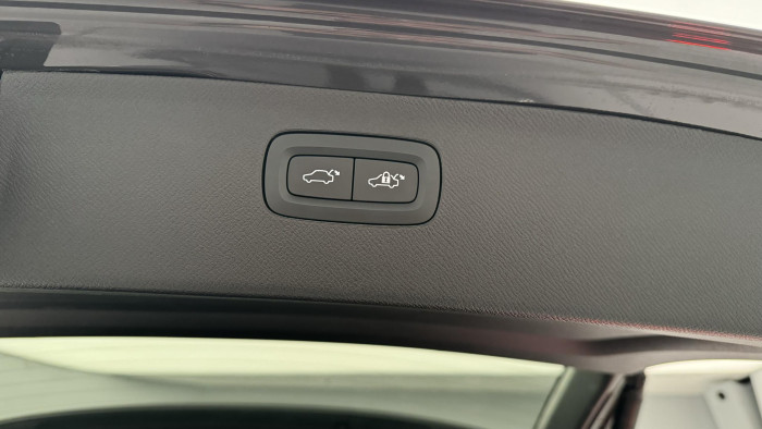 Volvo XC90 B5 AWD ULTIMATE REZERVACE
