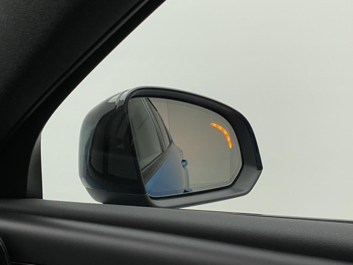 Volvo C40 RECHARGE TWIN AWD REZERVACE