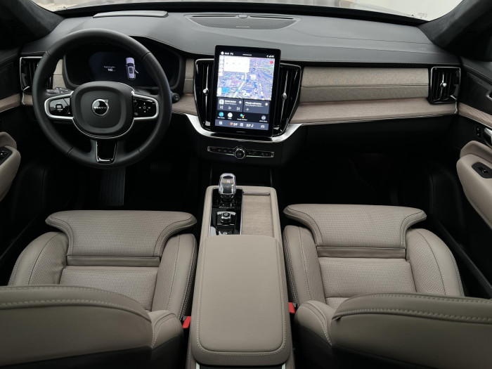 Volvo XC90 B5 AWD ULTRA BRIGHT 7MÍST CZ