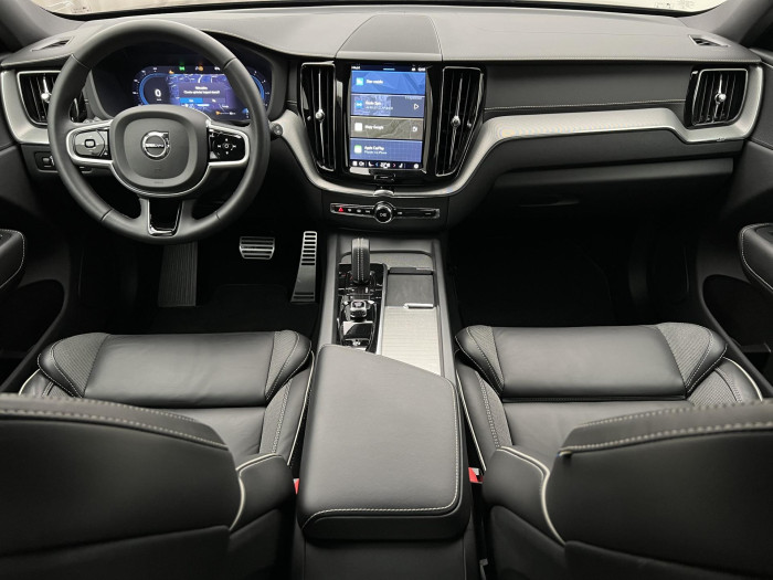 Volvo XC60 B5 AWD R-DESIGN AUT