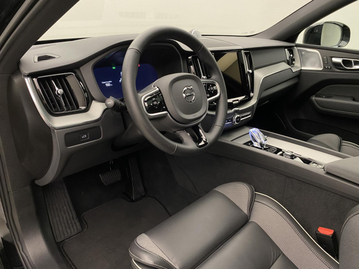 Volvo XC60 B5 AWD BLACK EDITION AUT 2.0 Edition