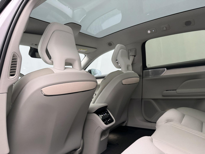 Volvo ES90 PURE ELECTRIC ULTRA