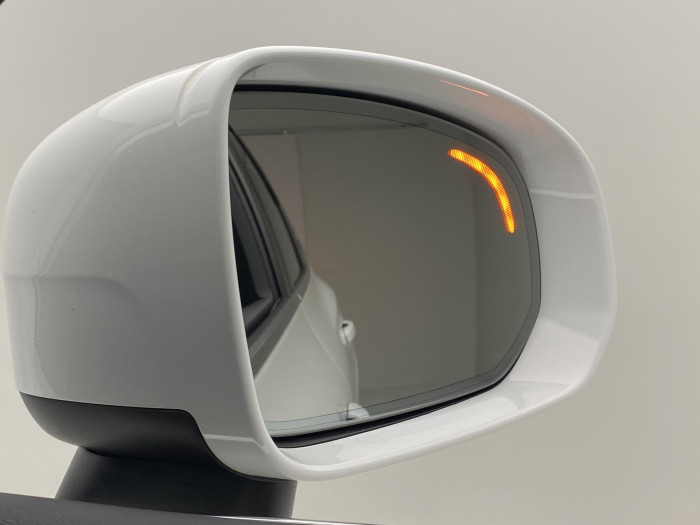 Volvo XC60 B4 AWD MOMENTUM AUT CZ 2.0 Momentum