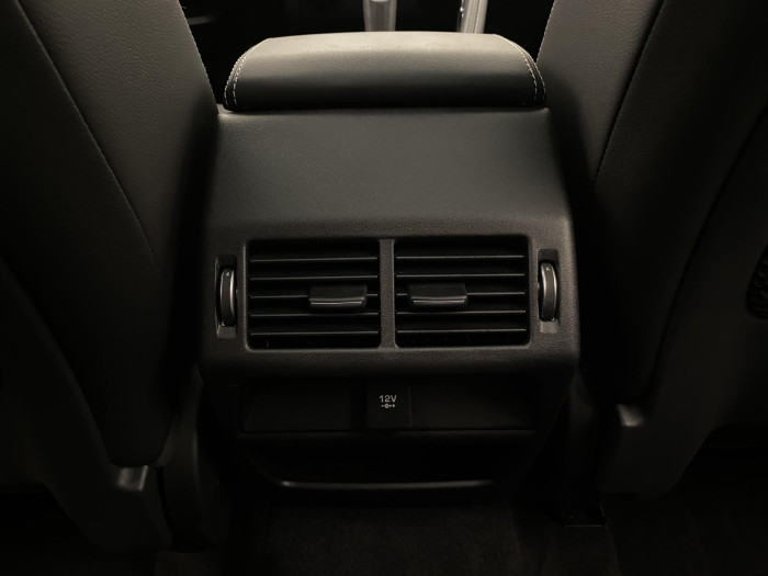 Jaguar E-Pace AWD R-DYNAMIC SE REZERVACE 2.0 Dynamic SE