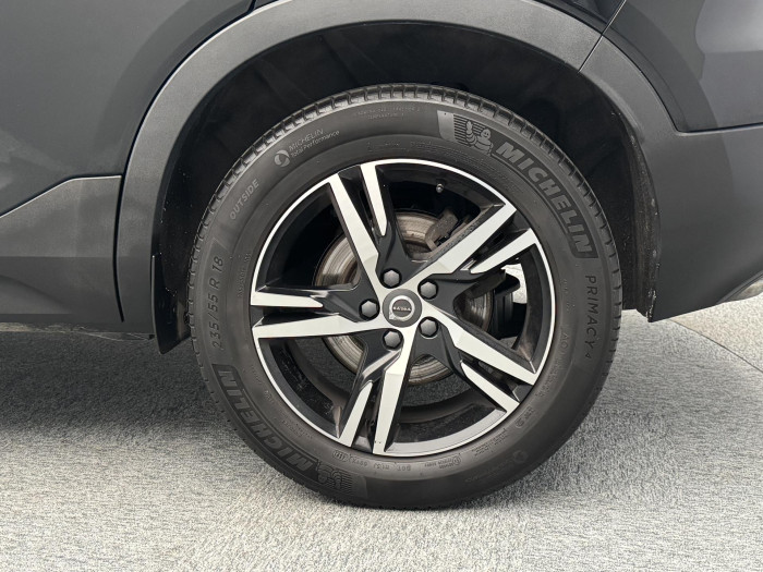 Volvo XC40 D4 AWD R-DESIGN AUT CZ 1. maj 2.0 d