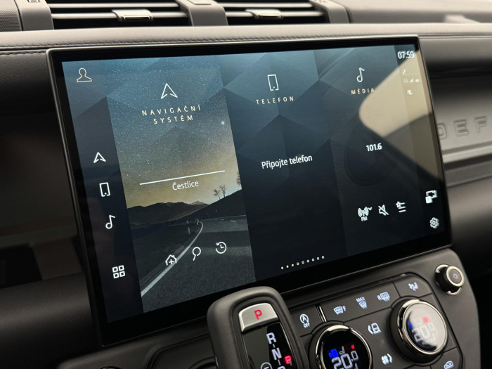 Land Rover Defender OCTA P635