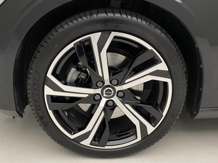 Volvo V60 B4 DARK PLUS AUT CZ