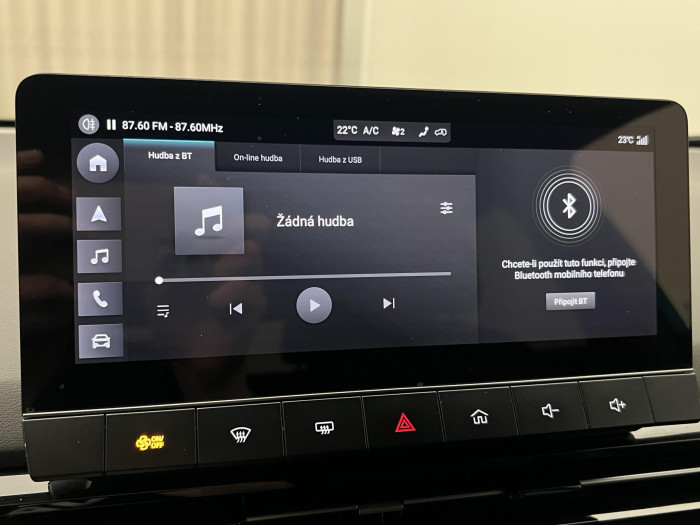 MG MG4 EV EXCLUSIVE 64 kWh CZ 1.maj. Exclusive