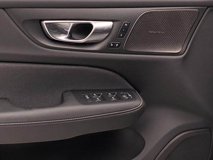 Volvo V60 B4 DARK PLUS AUT CZ