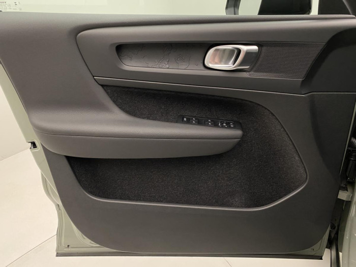 Volvo XC40 PURE ELECTRIC RECHARGE PLUS Plus