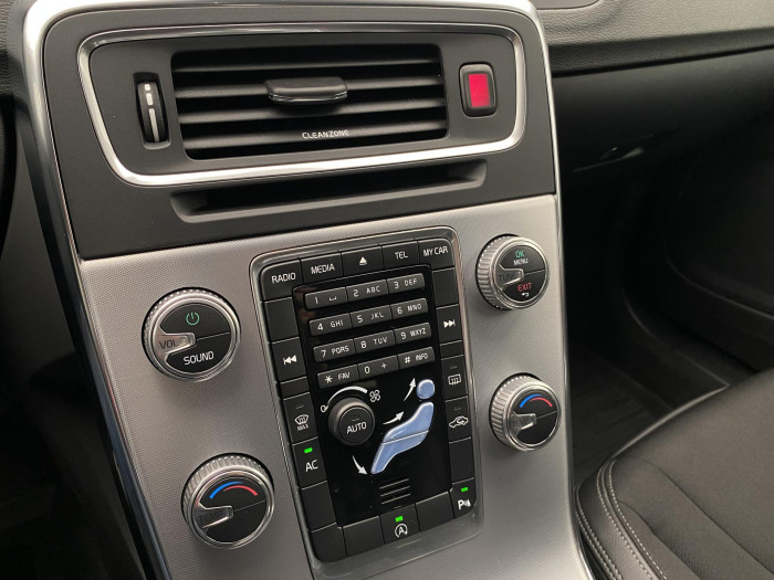 Volvo V60 D3 MOMENTUM CZ 2.0 d Momentum