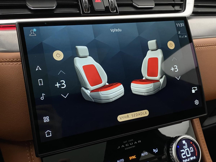 Jaguar F-Pace D300 R-DYNAMIC SE REZERVACE 3.0 d Dynamic SE