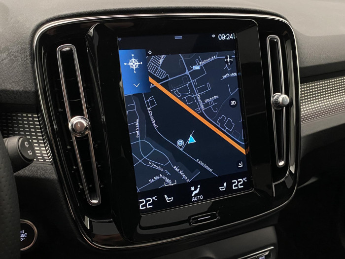 Volvo XC40 B4 AWD R-DESIGN AUT 1.maj