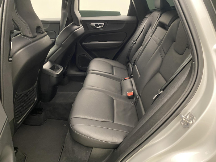 Volvo XC60 B4 MOMENTUM AUT CZ 2.0 Momentum