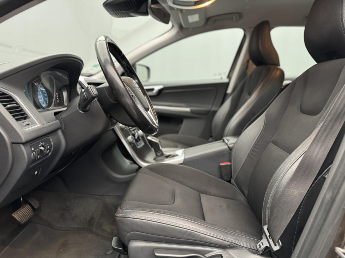 Volvo XC60 D4 MOMENTUM AUT CZ 2.4 d Momentum