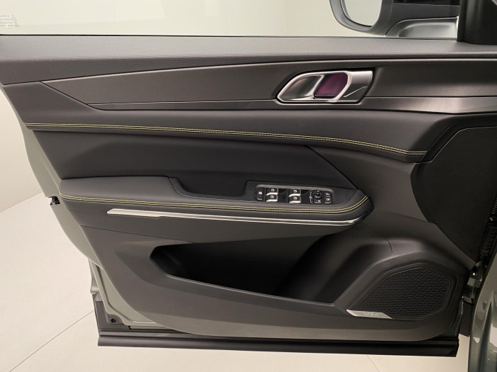 Lynk & Co 01 01 MORE PHEV